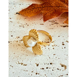 Anillo Flor perla oro