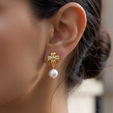 Pendiente Flor Perla oro