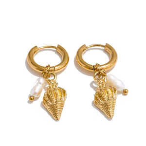 Pendiente Charms Caracola y Perlas oro
