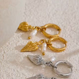 Pendiente Charms Caracola y Perlas oro