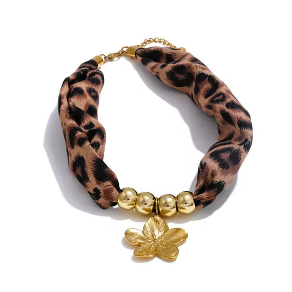 Collar pañuelo animal print flor oro