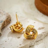 Pendiente nudo oro