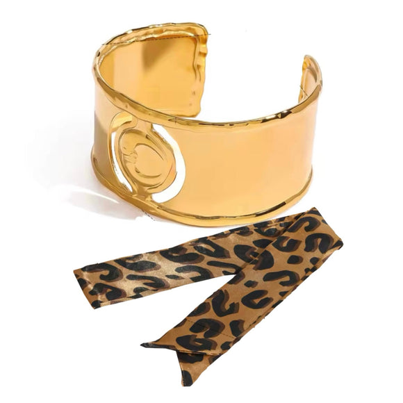 Pulsera luna con pañuelo oro