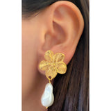 Pendiente Maxi Flor y Perla oro