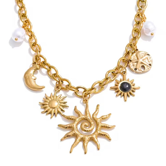 Collar charms astro sol oro